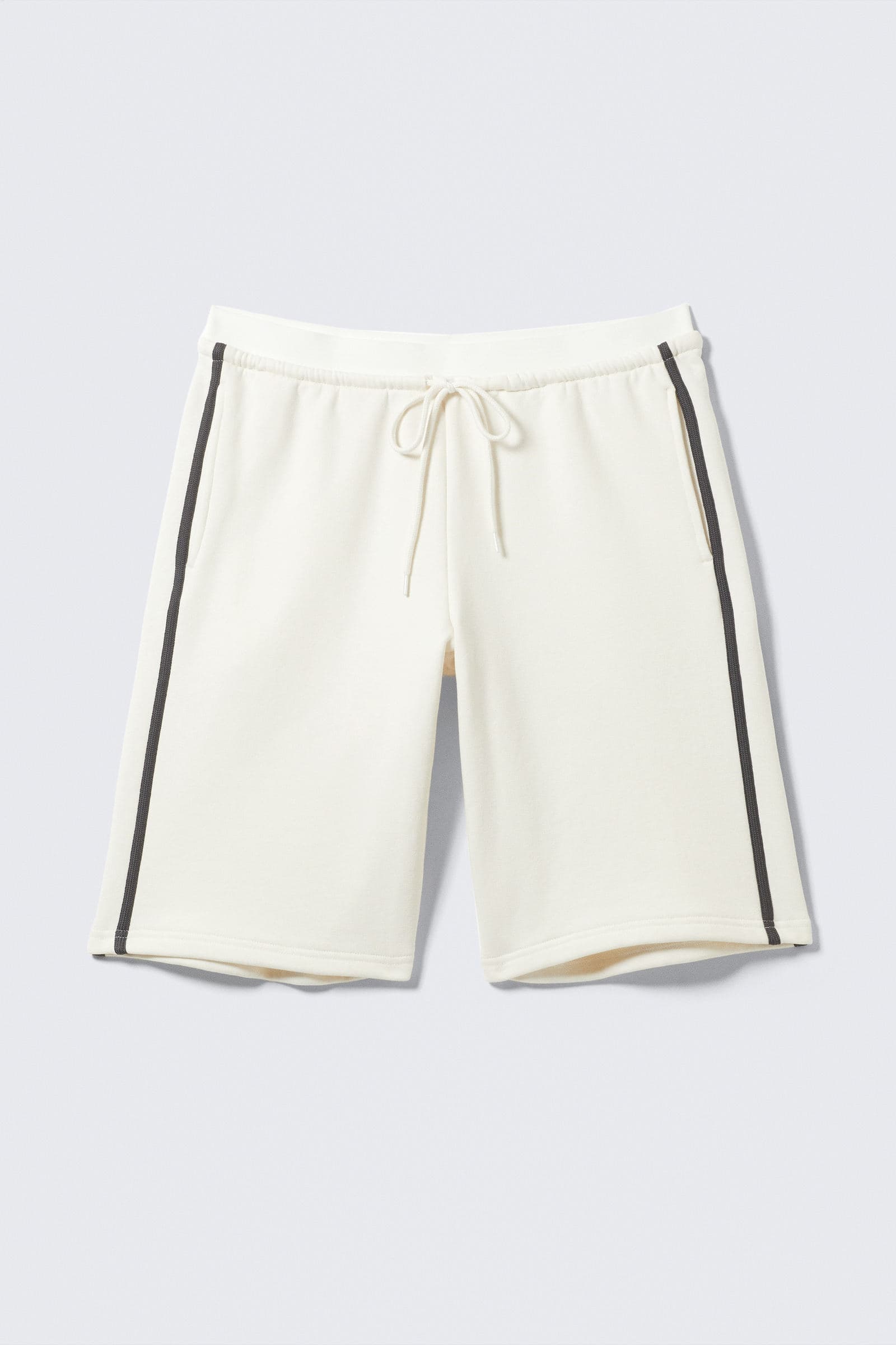 Relaxte Bermudashorts aus Frottee mit tiefem Bund