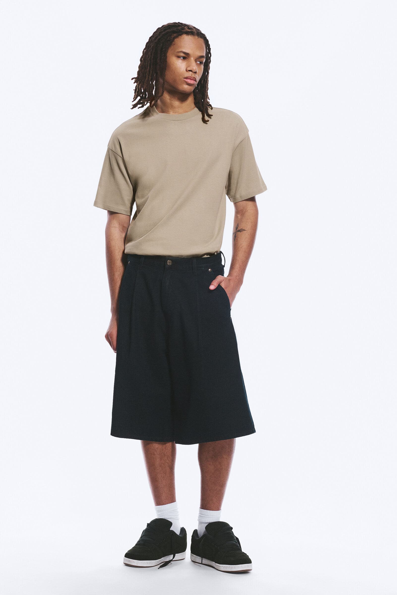 Baggy-Denimshorts mit Bundfalten